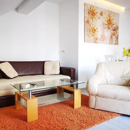 Apartment Bis